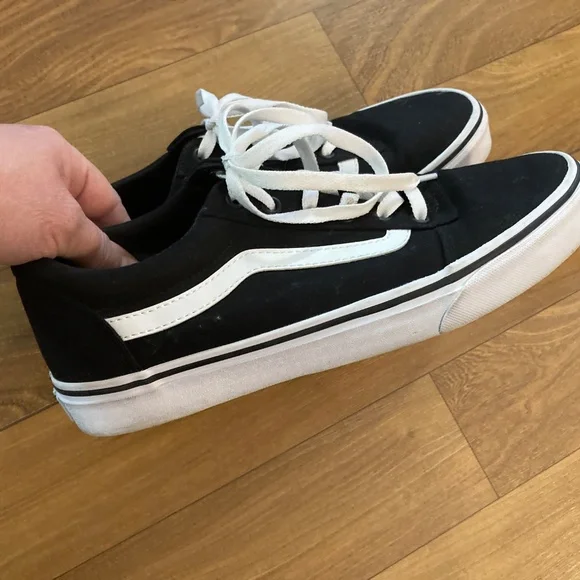 Vans Womens 10.5 Classic Black Canvas Low Top Lace Up Old Skool Skate Sneakers - Picture 3 of 11